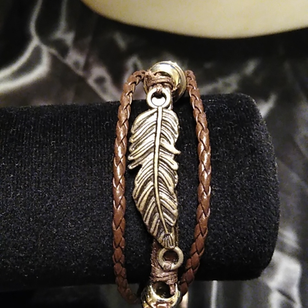 BROWN LEAF BRACELET